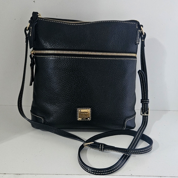 Dooney & Bourke Handbags - Like!New!Dooney and bourke Black Pebbled Leather Crossbody Bag
